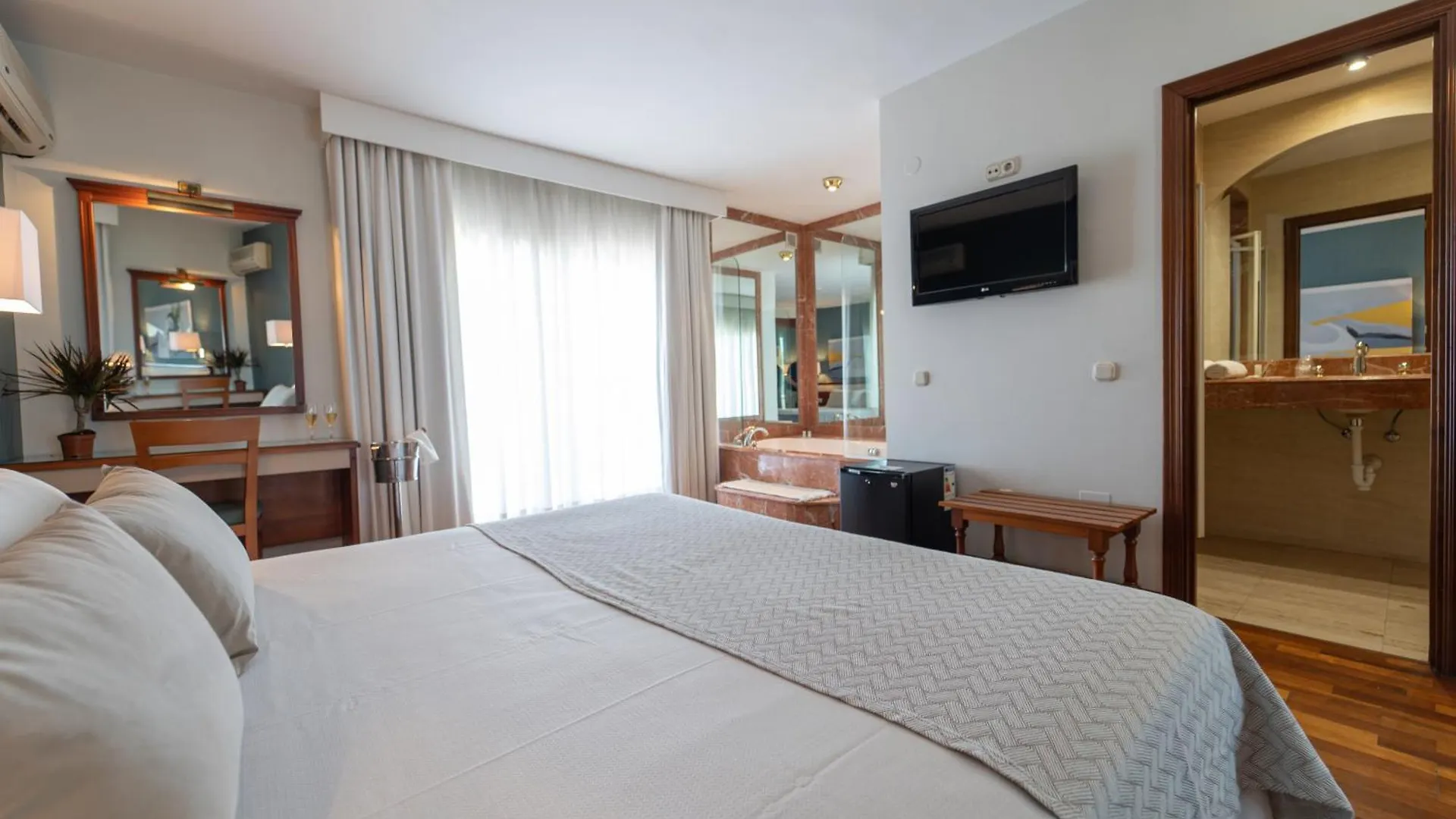 **  Hotel Piedra Paloma By Croma Estepona Spain